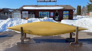 Wenonah Argosy Solo Canoe – Aramid Ultralight, Silver Trim, Center Adjustable Hung Web Seat – Blem