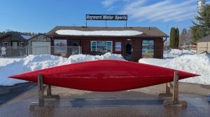 Wenonah Escape Canoe – Kevlar Flex Core – Red – Curved Hung Web Seats – Blem