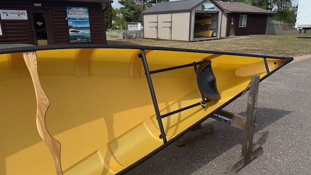 Wenonah Spirit II - Aramid Ultralight, Black Trim, Bucket Seats - Blem - Image 4