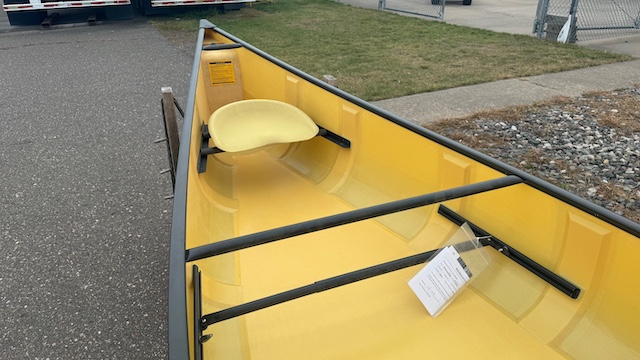 Wenonah Champlain - Aramid Ultralight, Black Trim, Bucket Seats, Ash Yoke, Foot Brace Installed, Integrated Skid Plates - NOS - Image 4