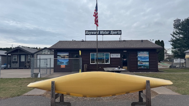 Wenonah Argosy Solo Canoe - Aramid Ultralight, Silver Trim, Center Adjustable Hung Web Seat - NOS - Image 6