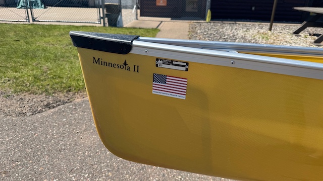 Wenonah Minnesota II Canoe - Aramid Ultra-Light, VersiGunwale, Bucket Seats, Foot Brace, Outfitter Edition - NOS