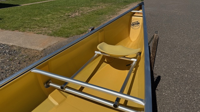 Wenonah Minnesota II Canoe - Aramid Ultra-Light, VersiGunwale, Bucket Seats, Foot Brace, Outfitter Edition - NOS - Image 5
