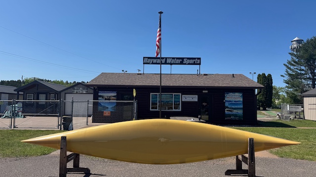 Wenonah Minnesota II Canoe - Aramid Ultra-Light, VersiGunwale, Bucket Seats, Foot Brace, Outfitter Edition - NOS - Image 9