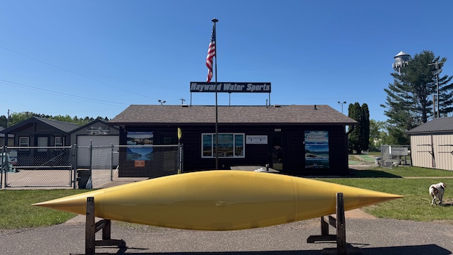 Wenonah Minnesota II Canoe - Aramid Ultra-Light, VersiGunwale, Bucket Seats, Foot Brace, Outfitter Edition - NOS - Image 19