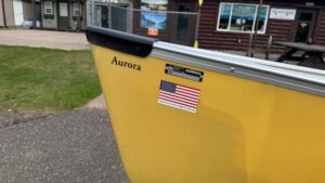 Wenonah Aurora - Aramid Ultra-Light, VersiGunwale, Hung Web Seats - NOS