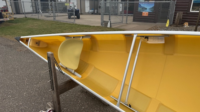 Wenonah Minnesota II Canoe - Aramid SuperLite, Silver Trim, Bucket Seats, Foot Brace - Blem 38lbs - Image 5