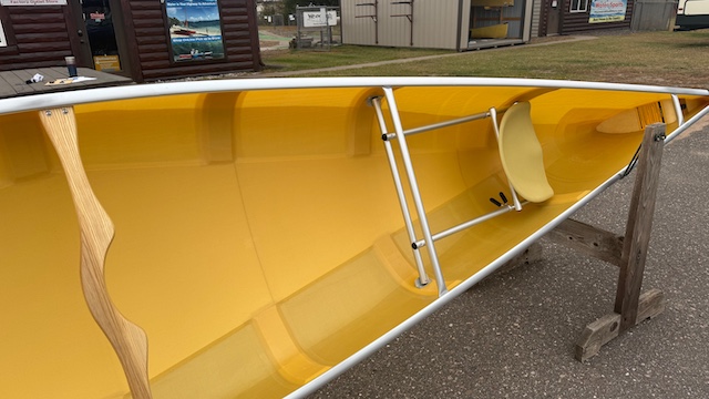 Wenonah Minnesota II Canoe - Aramid SuperLite, Silver Trim, Bucket Seats, Foot Brace - Blem 38lbs - Image 6