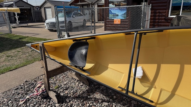 Wenonah Minnesota II Canoe - Aramid SuperLite, Black Trim, Bucket Seats, Foot Brace - Blem xxlbs - Image 5