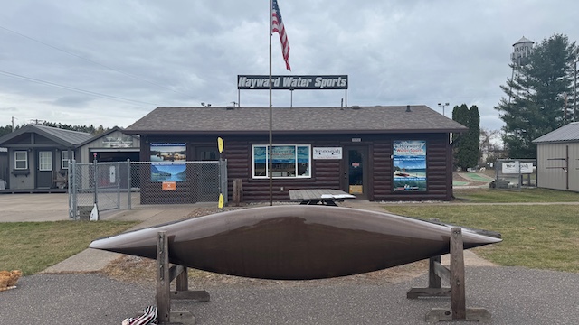 Wenonah Vagabond - Graphite Ultralight, Black Trim, Center Adjustable Hung Web Seat - Blem - 1 of a kind - Image 6