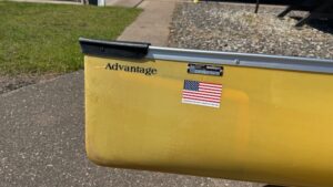 Wenonah Advantage - Aramid Ultra-Light, Silver Trim, Center Pedestal Seat, Footbrace, Outfitter Edition - NOS