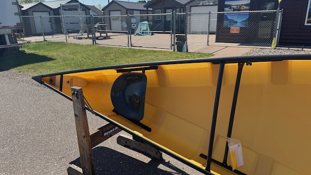 Wenonah Escape - Aramid SuperLight, Black Trim, Ash Yoke, Graphite Bucket Seats, Foot Brace Installed - NOS - Image 4
