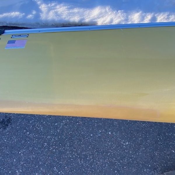 Wenonah Minnesota 4 Canoe – Aramid Ultralight, Silver Aluminum Trim, Bucket Seats, 2 Foot Braces Removable Center Web Seat –  Blem